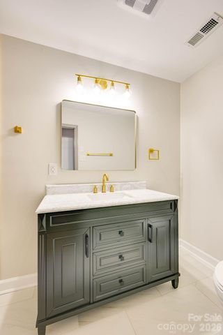 110 Scottsmoor Drive, Charlotte, NC 28214