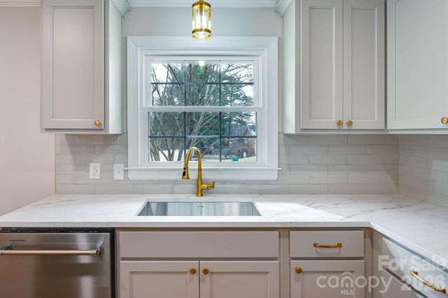 110 Scottsmoor Drive, Charlotte, NC 28214