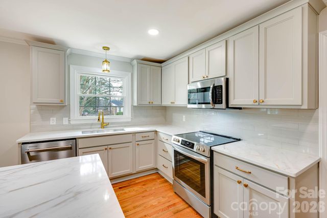 110 Scottsmoor Drive, Charlotte, NC 28214