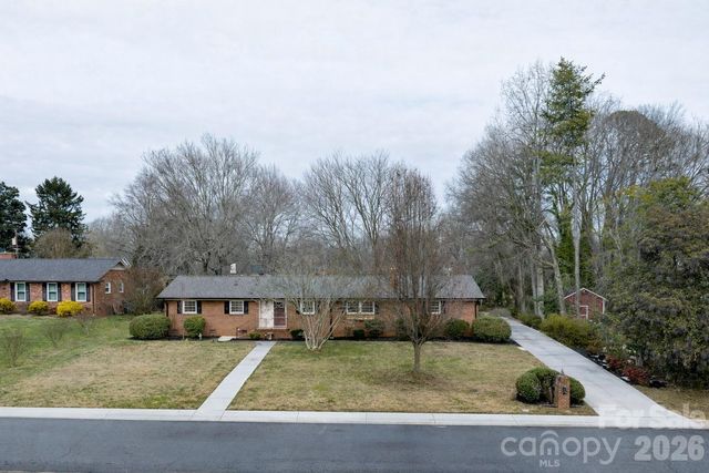 110 Scottsmoor Drive, Charlotte, NC 28214