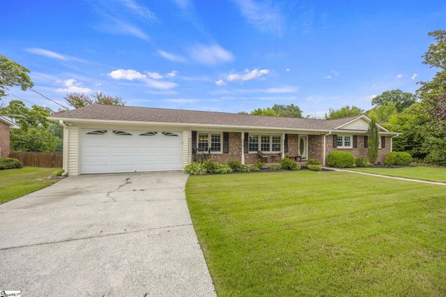 711 Confederate Circle, Taylors, SC 29687