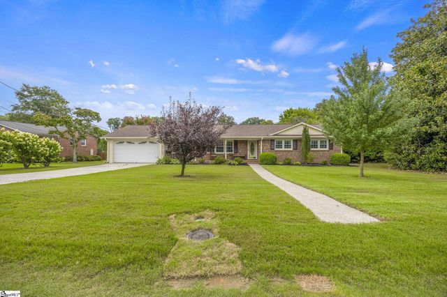 711 Confederate Circle, Taylors, SC 29687