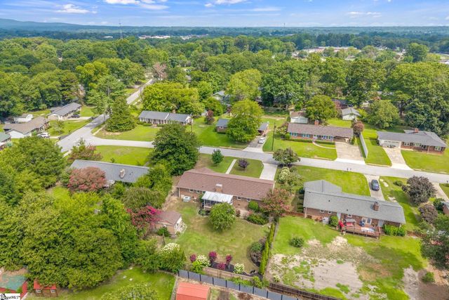 711 Confederate Circle, Taylors, SC 29687