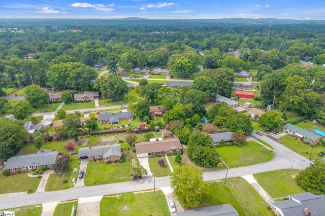 711 Confederate Circle, Taylors, SC 29687
