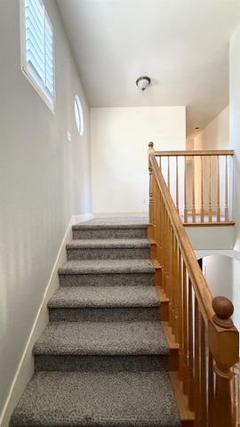 1416 San Rafael St, Los Banos, CA 93635