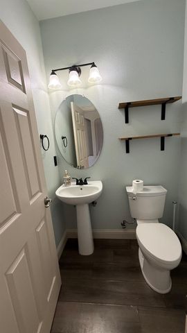 1416 San Rafael St, Los Banos, CA 93635