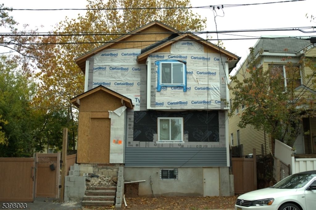 39 Wolcott Ter, Newark City, NJ 07112 — photo 3