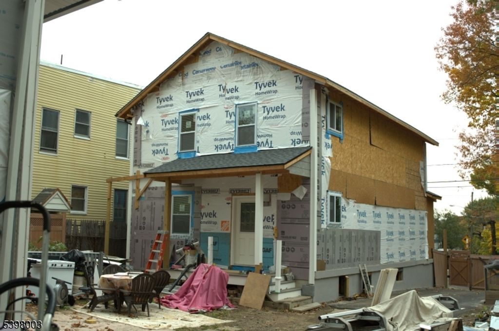 39 Wolcott Ter, Newark City, NJ 07112 — photo 4