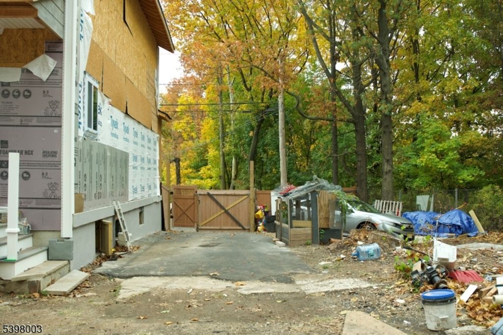 39 Wolcott Ter, Newark City, NJ 07112 — photo 5