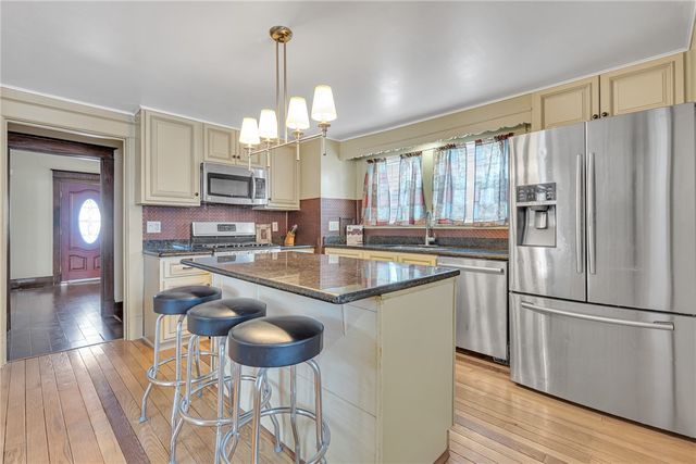 1195 4th St, Beaver, PA 15009