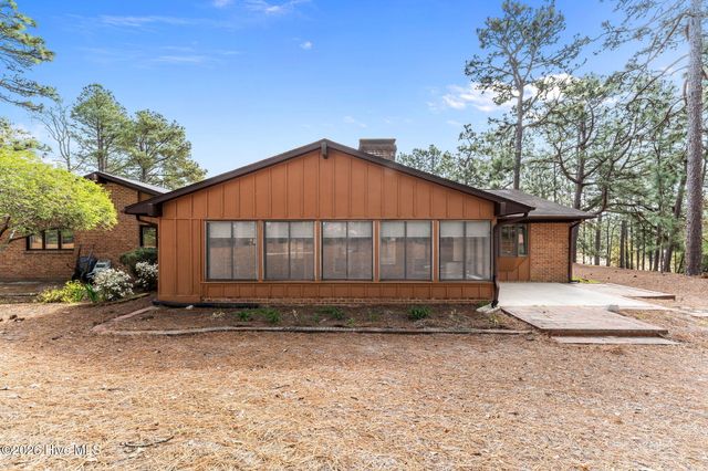 534 Sandalwood Drive, Southern Pines, NC 28387