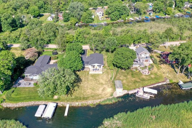 2818 Peninsula AVENUE, Delafield, WI 53018