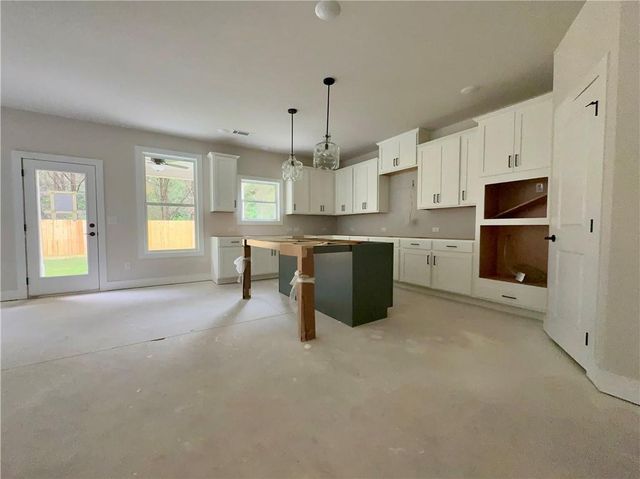 4240 Shirebrook Trail, Hoschton, GA 30548
