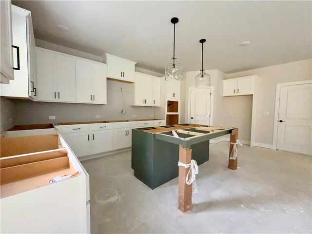 4240 Shirebrook Trail, Hoschton, GA 30548