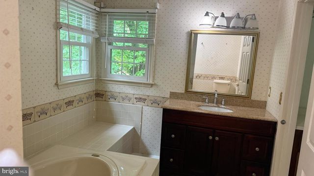 4215 TARA CIR, Upper Chichester, PA 19061