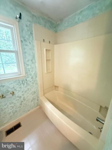 4215 TARA CIR, Upper Chichester, PA 19061