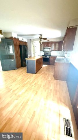 4215 TARA CIR, Upper Chichester, PA 19061
