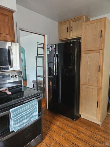 1737 Madison Avenue, Mt Healthy, OH 45231