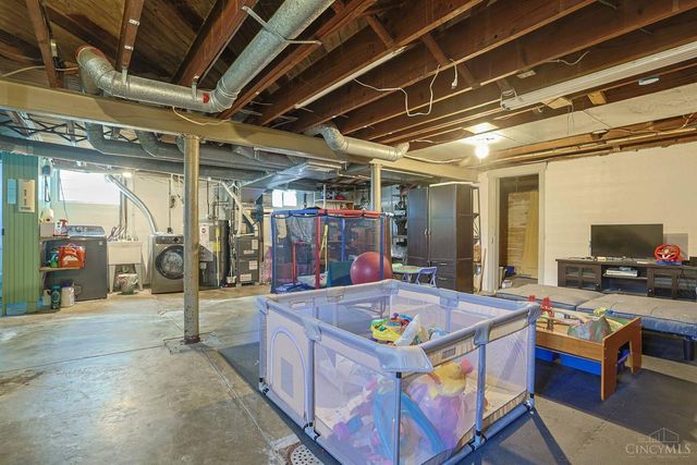 1737 Madison Avenue, Mt Healthy, OH 45231