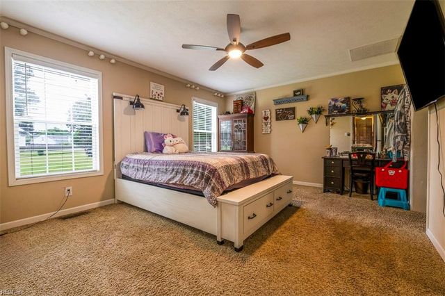 561 Forest RD, Chesapeake, VA 23322