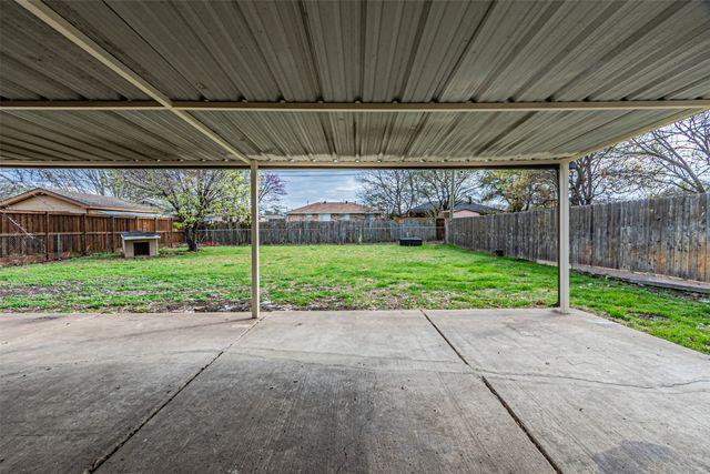 302 West Court, Glenn Heights, TX 75154