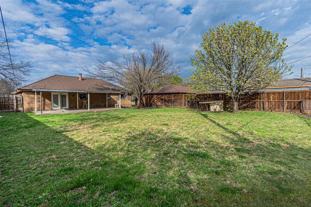 302 West Court, Glenn Heights, TX 75154