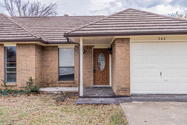 302 West Court, Glenn Heights, TX 75154