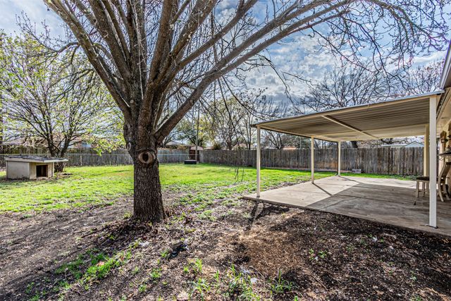 302 West Court, Glenn Heights, TX 75154