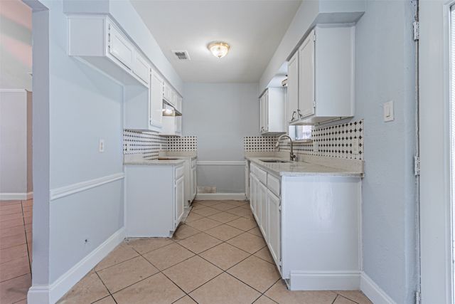 302 West Court, Glenn Heights, TX 75154