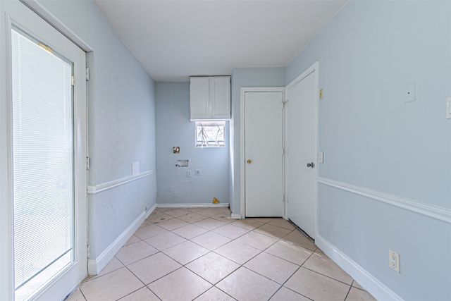 302 West Court, Glenn Heights, TX 75154