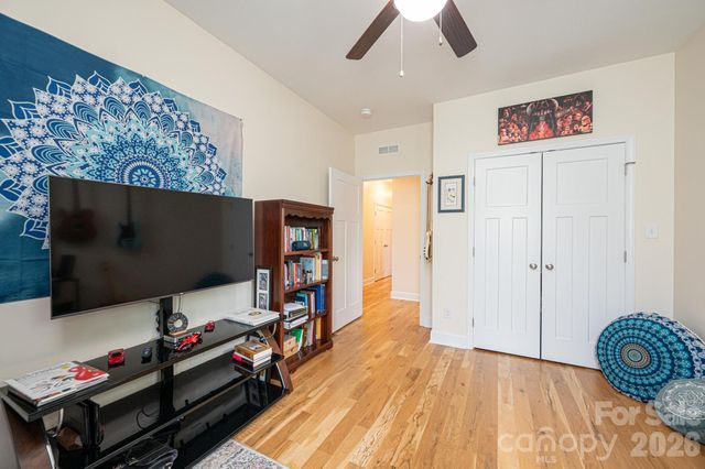 1092 33rd Avenue Loop NE, Hickory, NC 28601