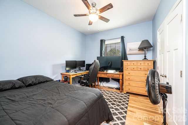 1092 33rd Avenue Loop NE, Hickory, NC 28601