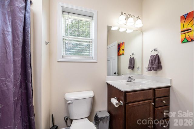 1092 33rd Avenue Loop NE, Hickory, NC 28601