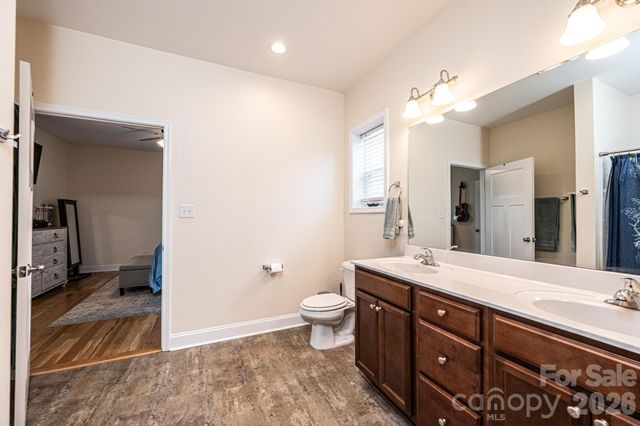 1092 33rd Avenue Loop NE, Hickory, NC 28601