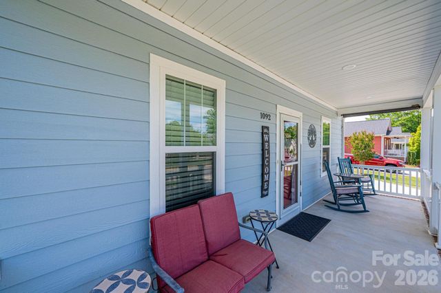 1092 33rd Avenue Loop NE, Hickory, NC 28601