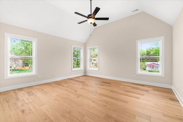 520 N Sleight Street, Naperville, IL 60563