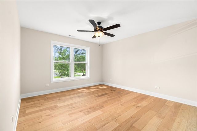 520 N Sleight Street, Naperville, IL 60563
