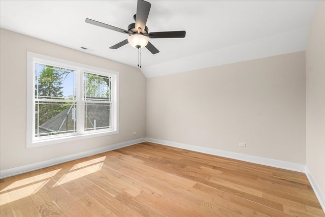 520 N Sleight Street, Naperville, IL 60563