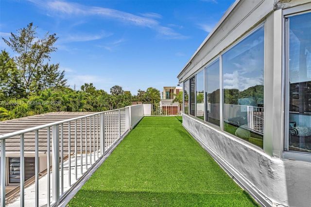 9257 Bay Dr, Surfside, FL 33154