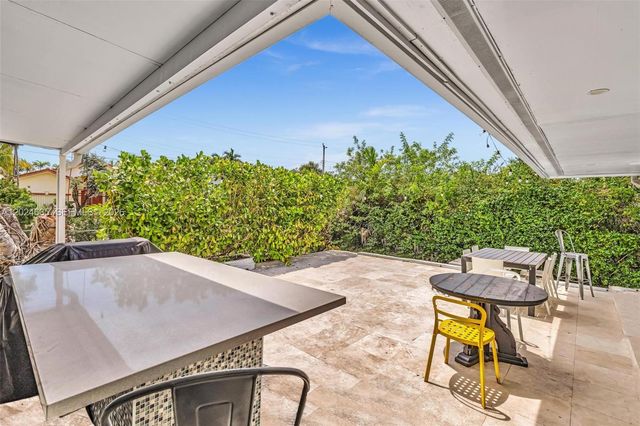 9257 Bay Dr, Surfside, FL 33154