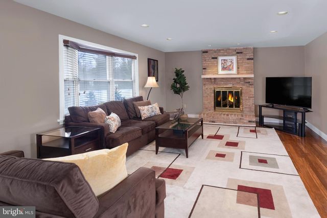 3 ELLSWORTH DR, Princeton Junction, NJ 08550