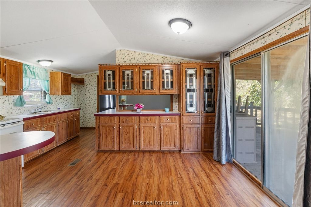 503 Turner Drive, Navasota, TX 77868 — photo 5
