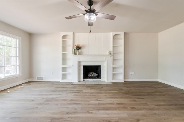 2424 Ashley Drive, The Village, OK 73120