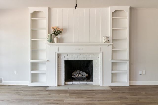 2424 Ashley Drive, The Village, OK 73120