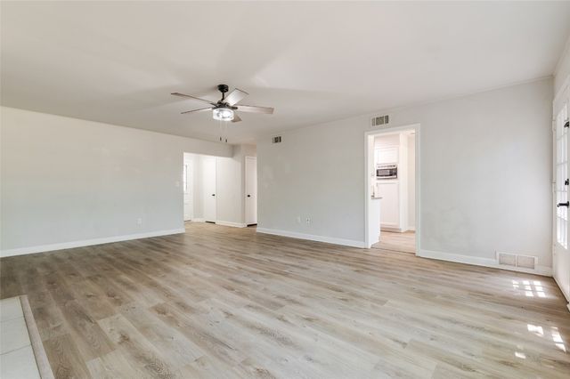 2424 Ashley Drive, The Village, OK 73120