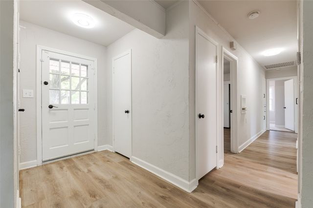 2424 Ashley Drive, The Village, OK 73120