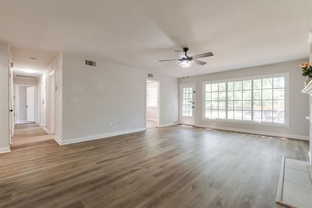 2424 Ashley Drive, The Village, OK 73120