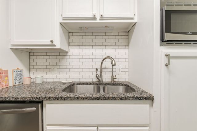 2424 Ashley Drive, The Village, OK 73120