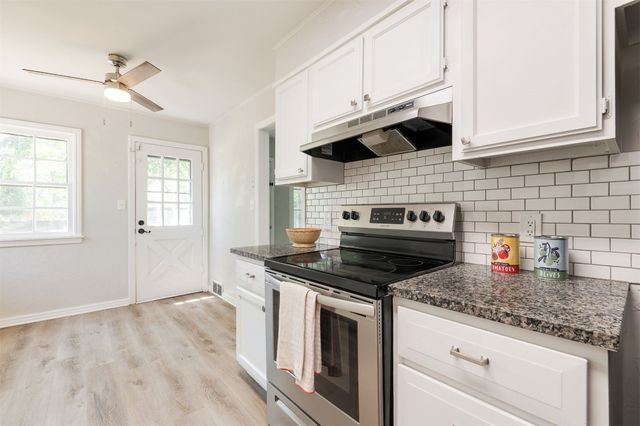 2424 Ashley Drive, The Village, OK 73120