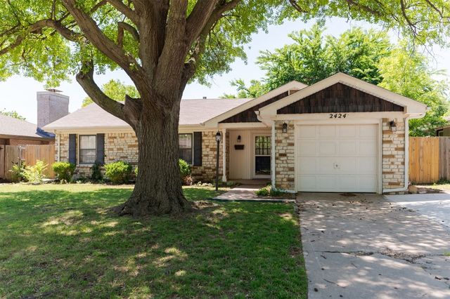 2424 Ashley Drive, The Village, OK 73120